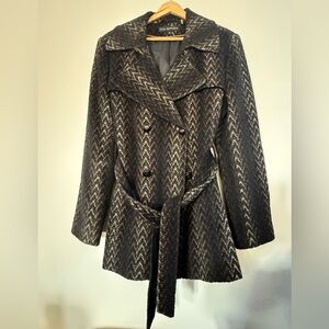 Via Spiga Black and Cream Chevron Coat. Size Large
